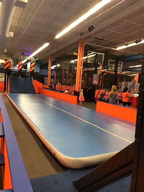 Sky zone westminster - Dec 20, 2021 · Sky Zone Westminster. Address: 1025 Westminster Mall Suite 2086A, Westminster, CA 92683. Hours: 10 to 9pm most days. Closed Saturdays (Get more details) Cost: $25/hour. Price goes down the longer you stay. (Get more details on pricing) We’ve never been to this one, but we’re assuming it’s very similar to Sky Zone Cerritos. 